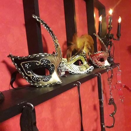 Love Room Le Rouge Et Noir Барр Экстерьер фото