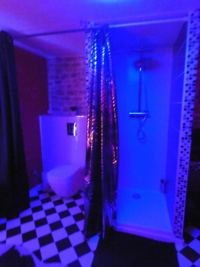 Love Room Le Rouge Et Noir Барр Экстерьер фото