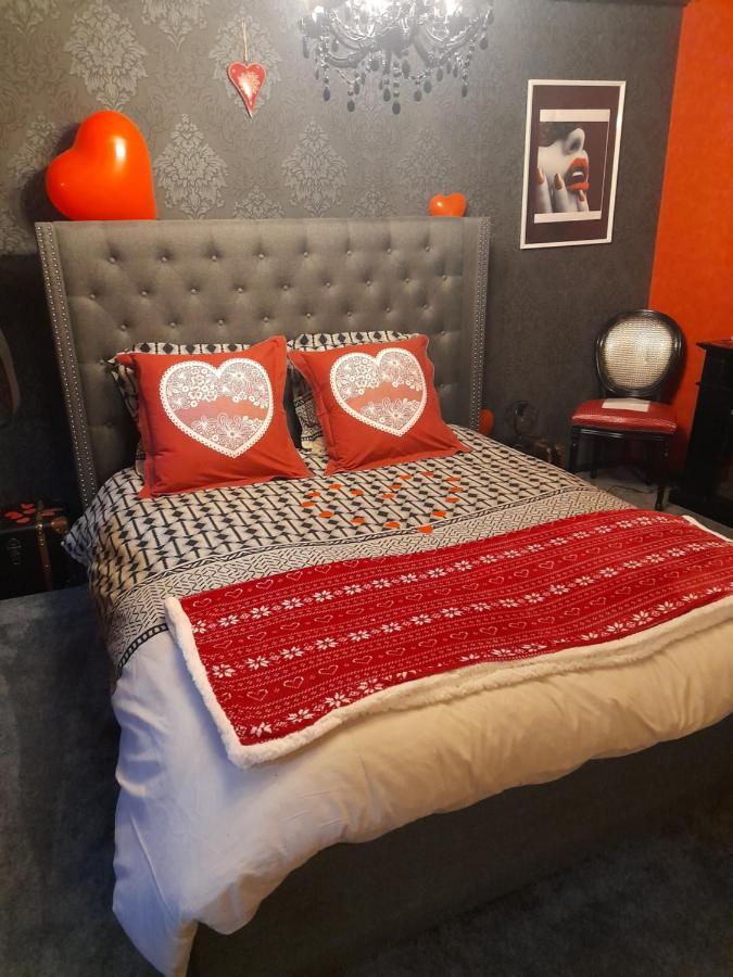 Love Room Le Rouge Et Noir Барр Экстерьер фото