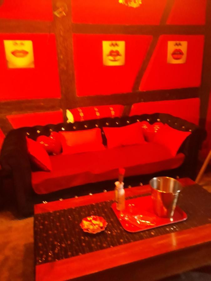 Love Room Le Rouge Et Noir Барр Экстерьер фото