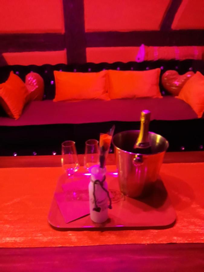 Love Room Le Rouge Et Noir Барр Экстерьер фото