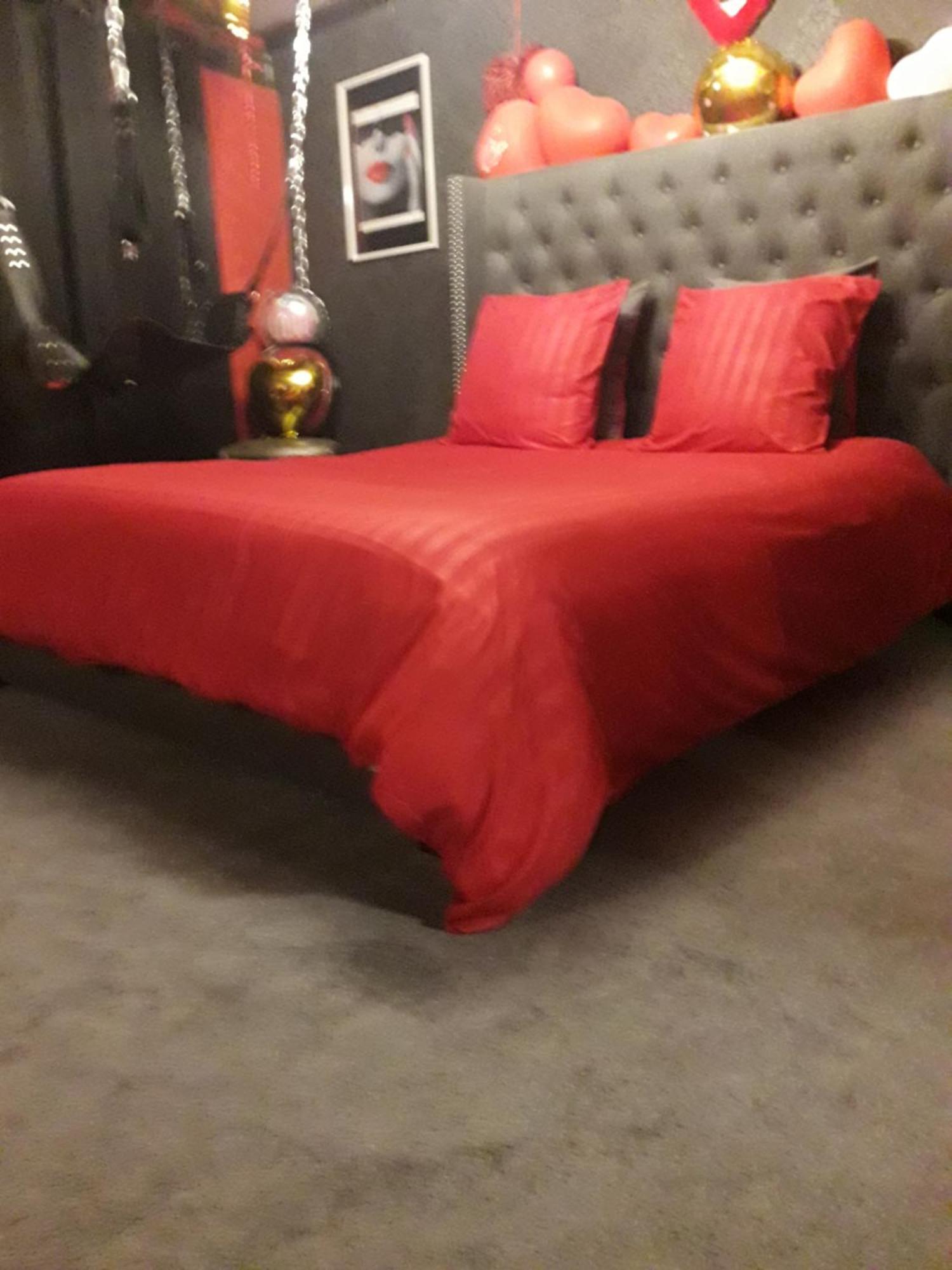 Love Room Le Rouge Et Noir Барр Экстерьер фото