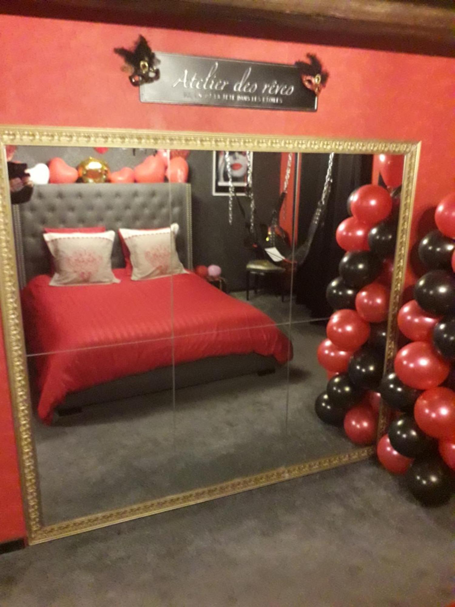 Love Room Le Rouge Et Noir Барр Экстерьер фото